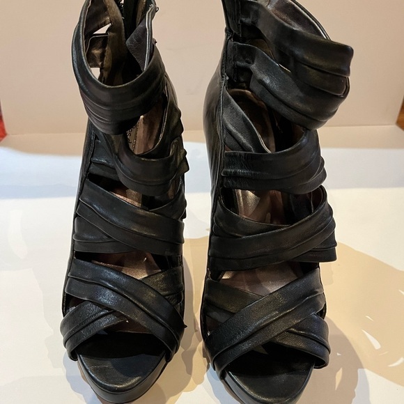 Charles David Black Leather Strappy Heels Size 7.5 - Picture 2 of 8